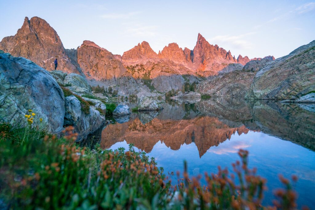 Sunrise at Minaret Lake in the Eastern Sierra | Somewhere Sierra