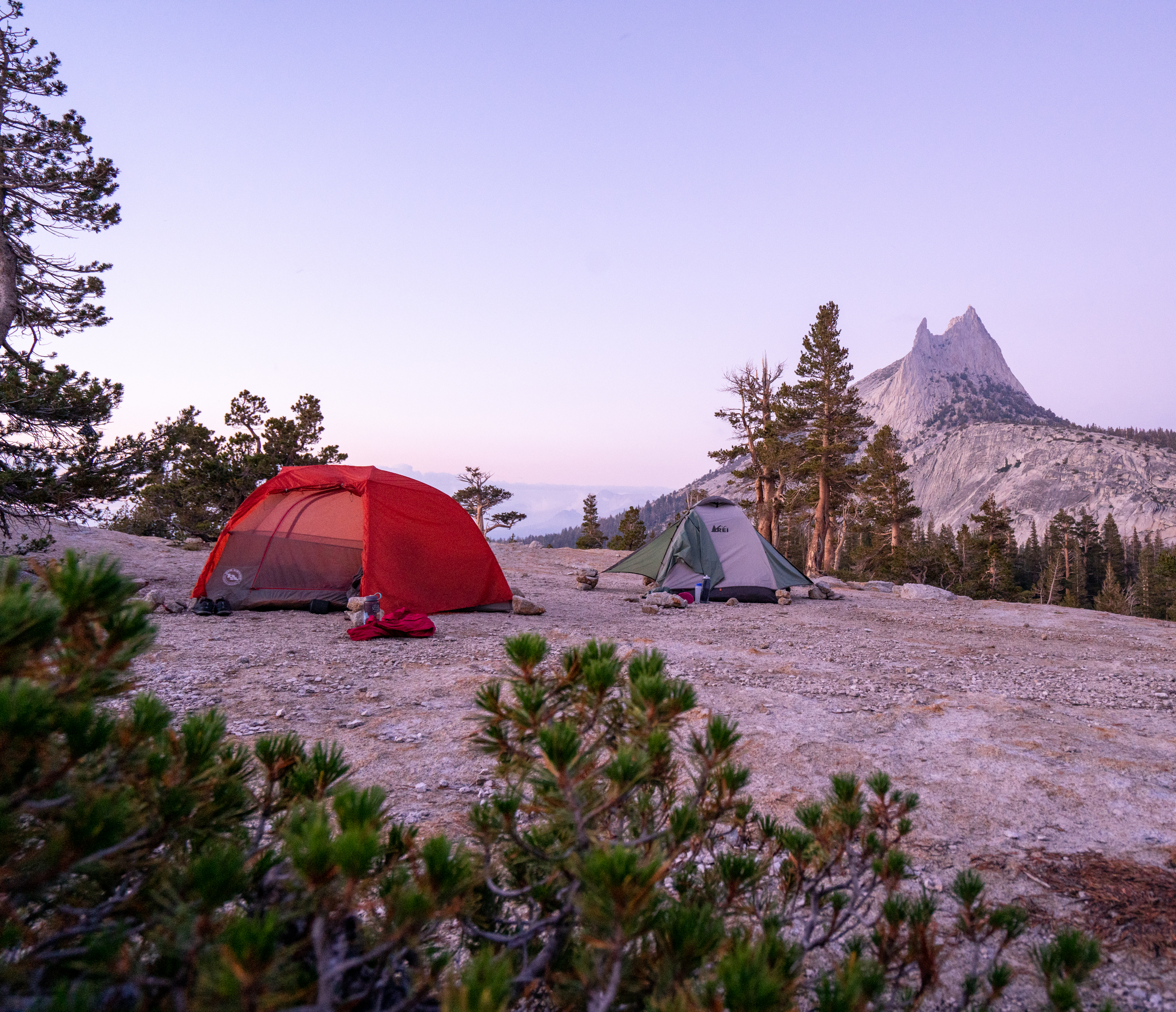 Camping at Cathedral Lake in Yosemite National Park | somewheresierra